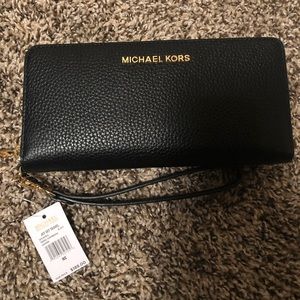 Michael Kors Jet Set Wallet with Wristlet